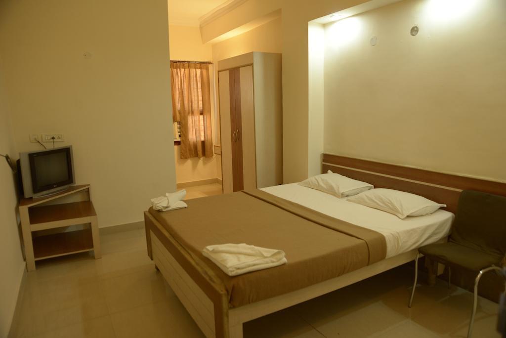 Hotel Sri Sai Krupa Hyderabad Room photo