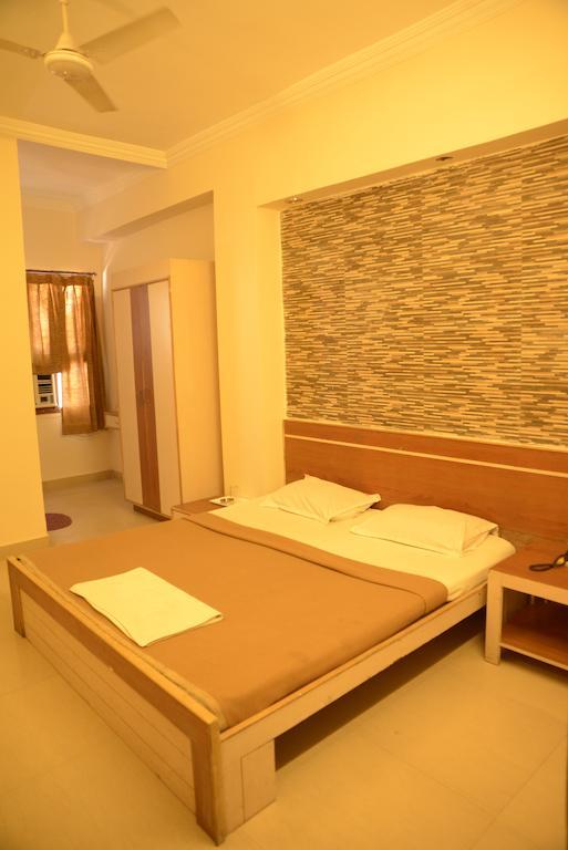 Hotel Sri Sai Krupa Hyderabad Room photo