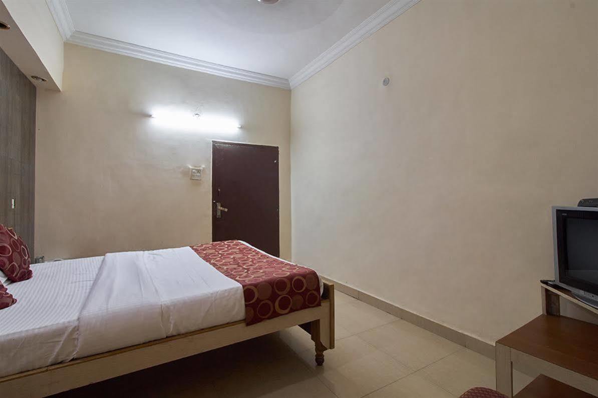 Hotel Sri Sai Krupa Hyderabad Exterior photo