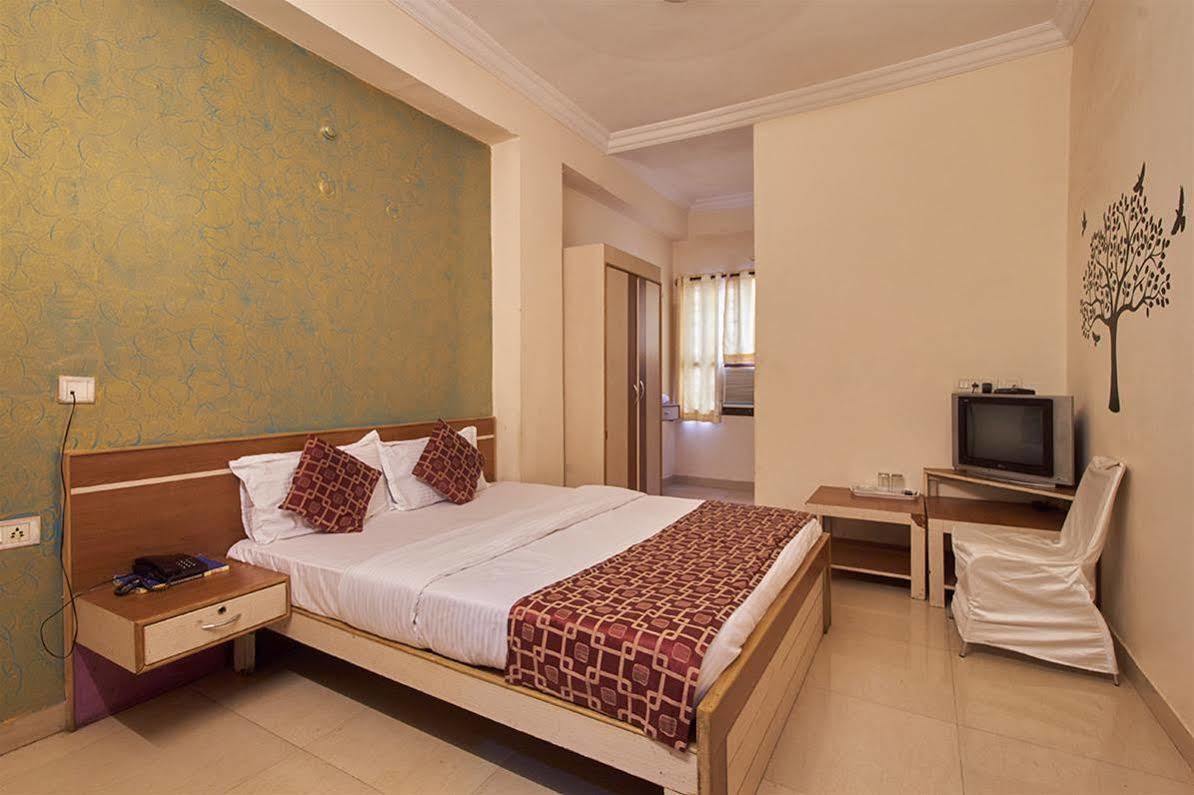 Hotel Sri Sai Krupa Hyderabad Exterior photo